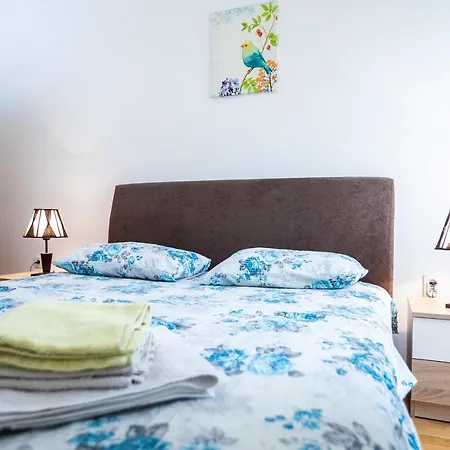 Naki Apartment *